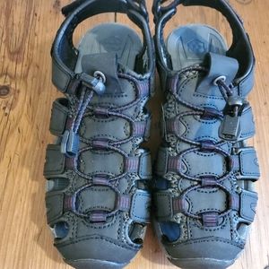 Khombu Women's Size 6 Black Adjustable Sandals